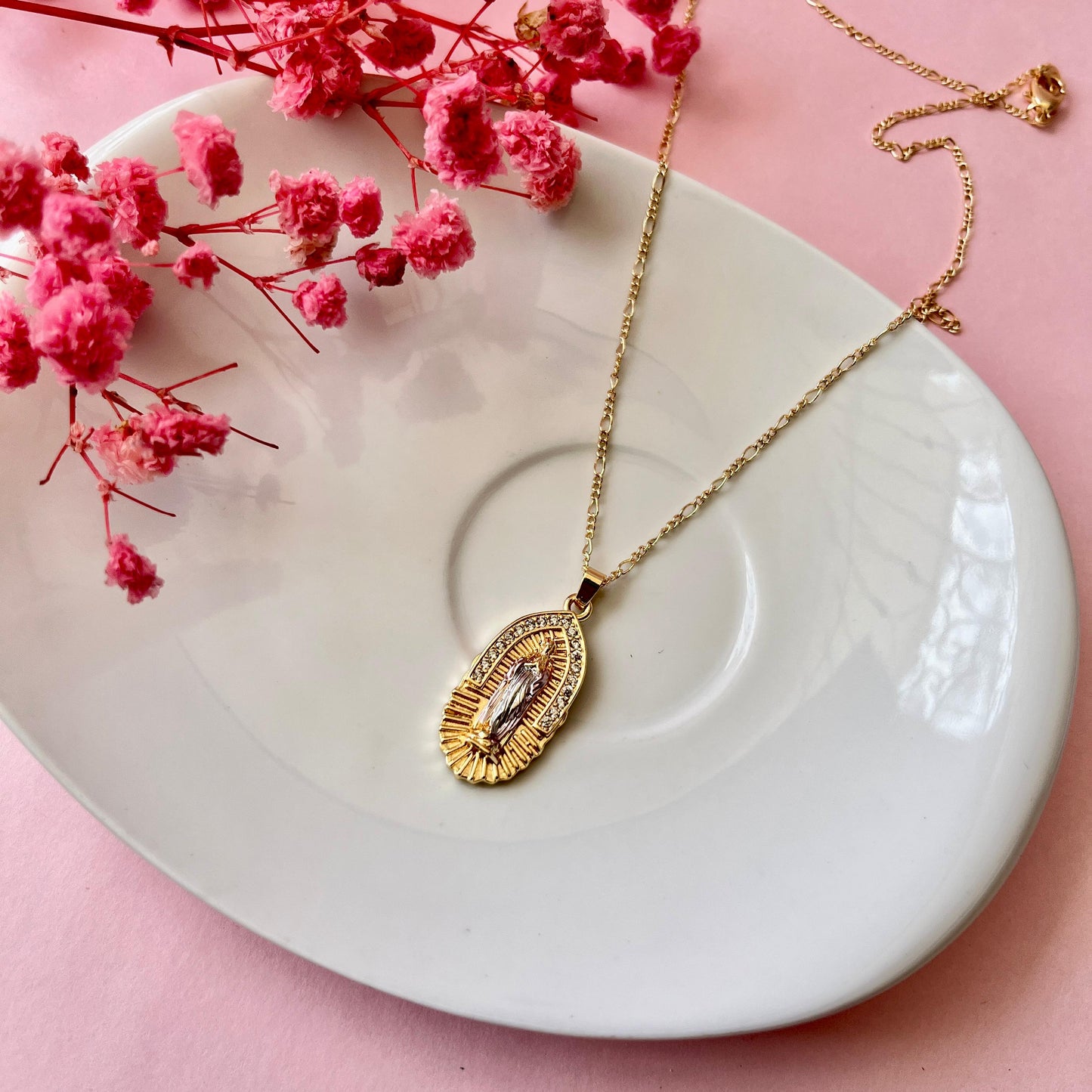 Collar de virgen de Guadalupe