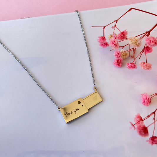 Collar Sobre "I Love You"