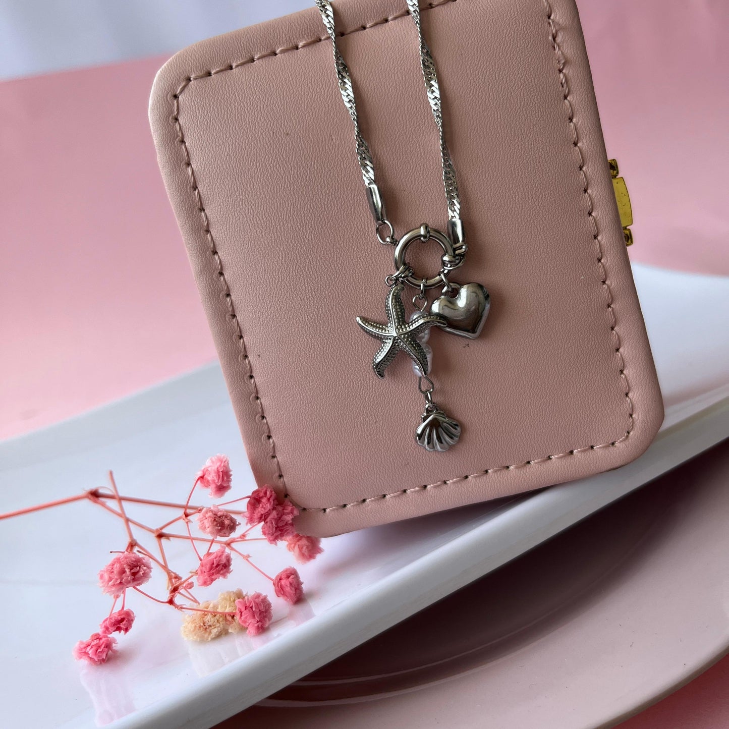 Collar plateado charms Mar