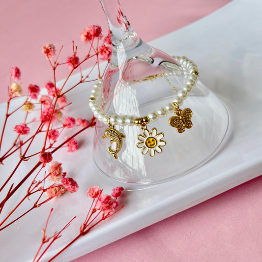 Pulsera chunky charms con perlas blancas
